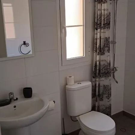 Apartament Inviting 1-bed On Castillo Mar